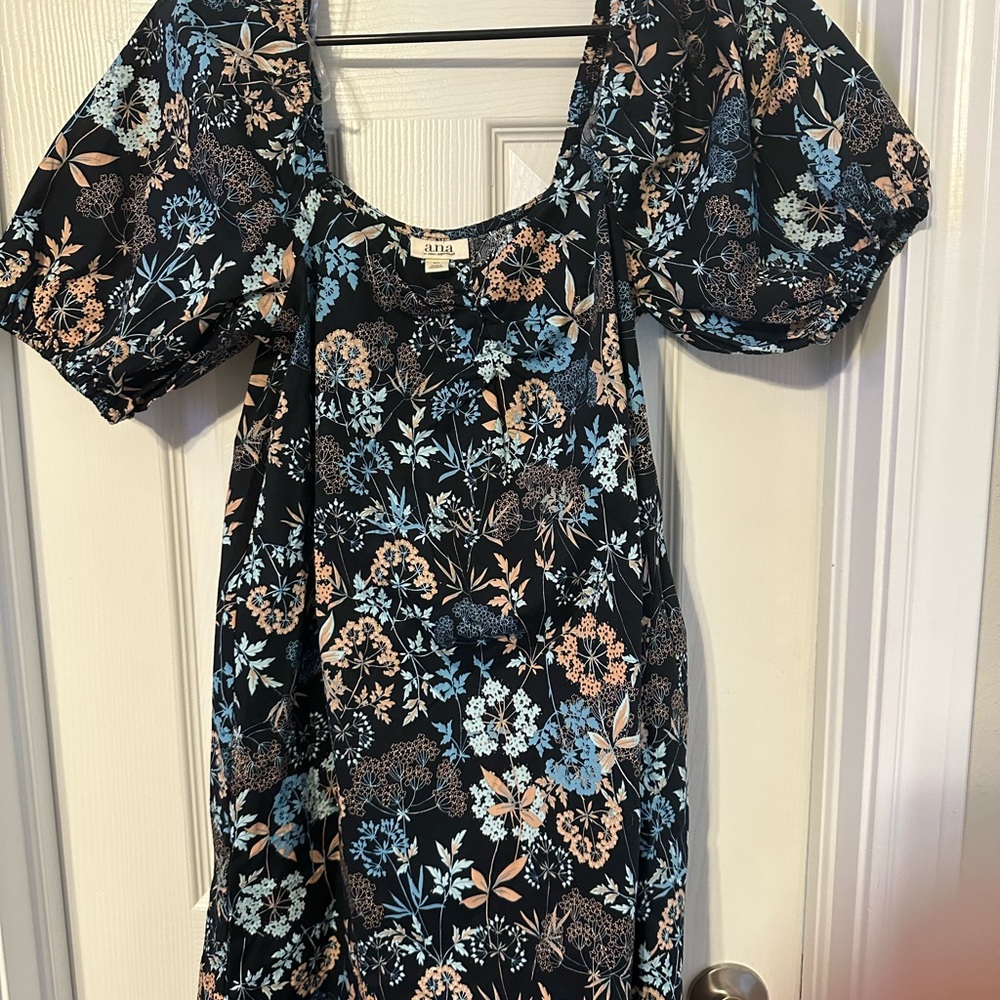 Black dress with flowers XS never worn, new without tags